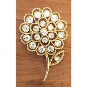 Dazzling Vintage Floral Crystal Flower Lapel Pin Brooch Valentine Gift Her Mom